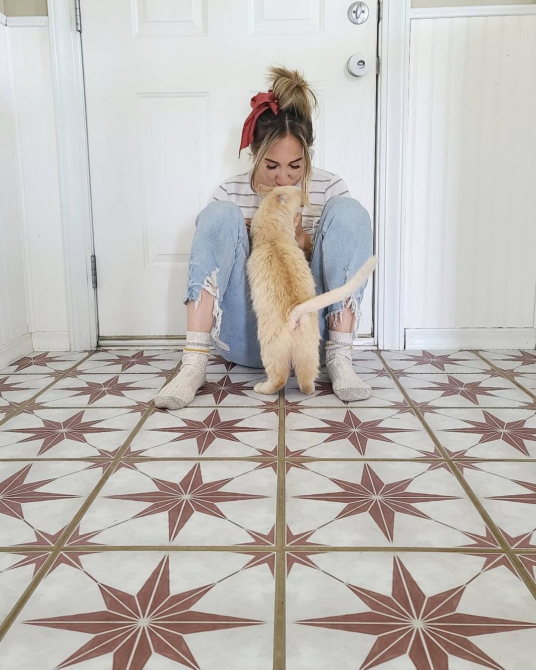 Renter-friendly DIY: Create a Welcoming Entryway Using Tile Stickers