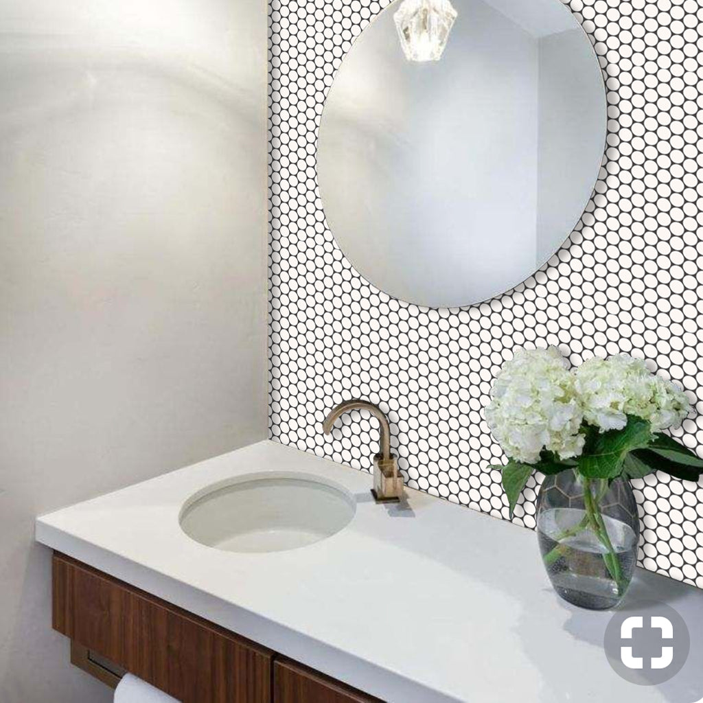 Penny Round in Off White Wallpaper